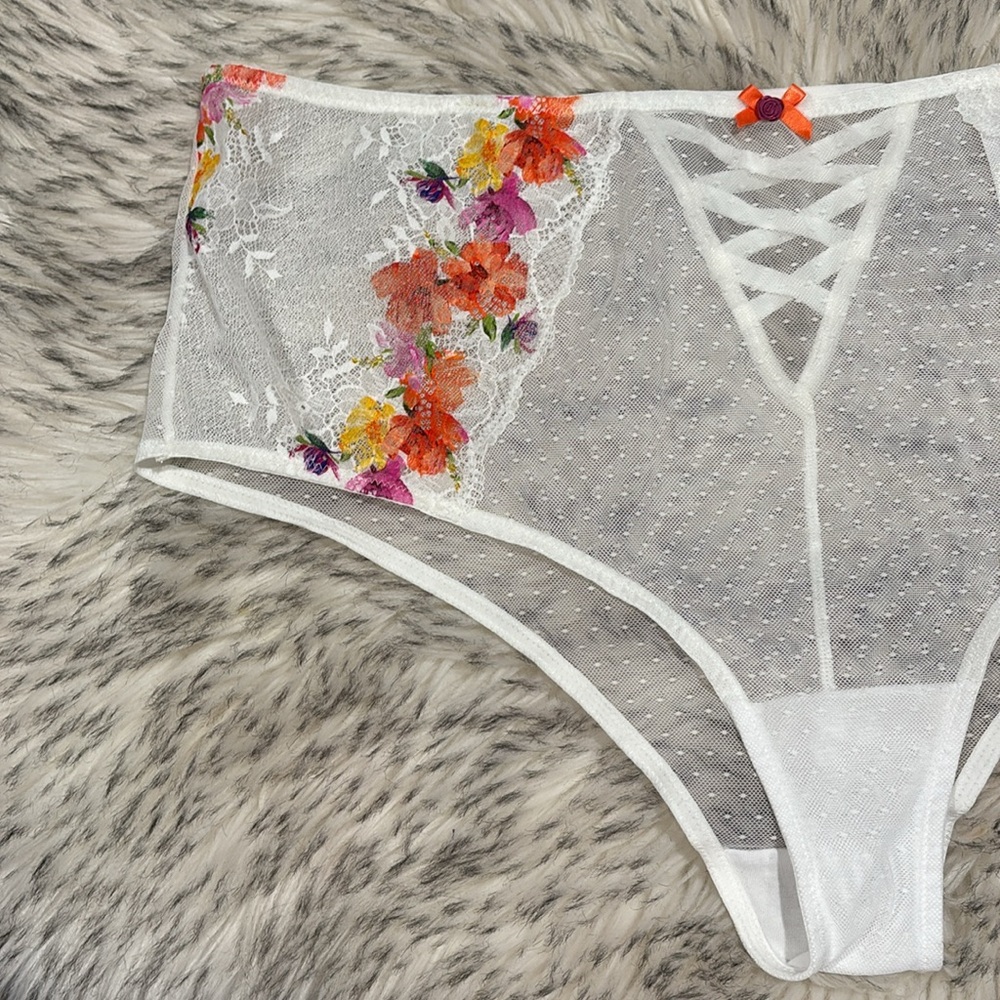 ✨3/$32✨ NWT CACIQUE Mid-Waist Cheeky - Picture 2 of 6